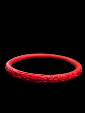 Red Chinese Cinabre Sculpted Bangle Bracelet